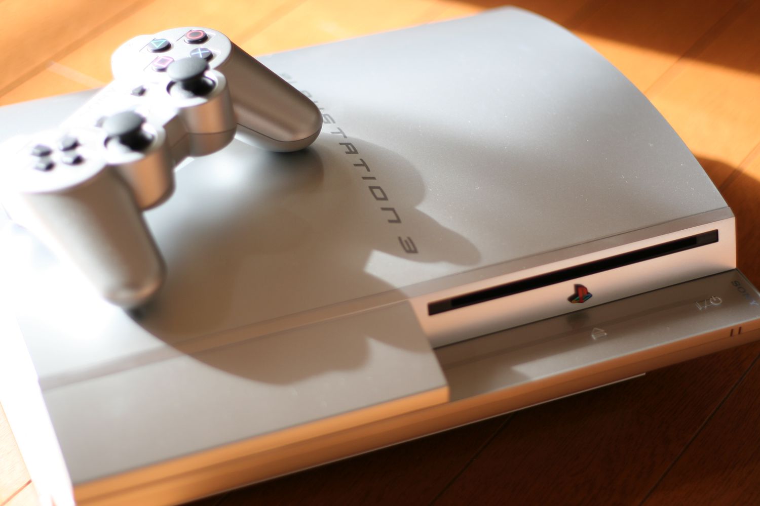 Sony bất ngờ cập nhật hệ thống cho PS3, máy console ngừng sản xuất cách đây 8 năm