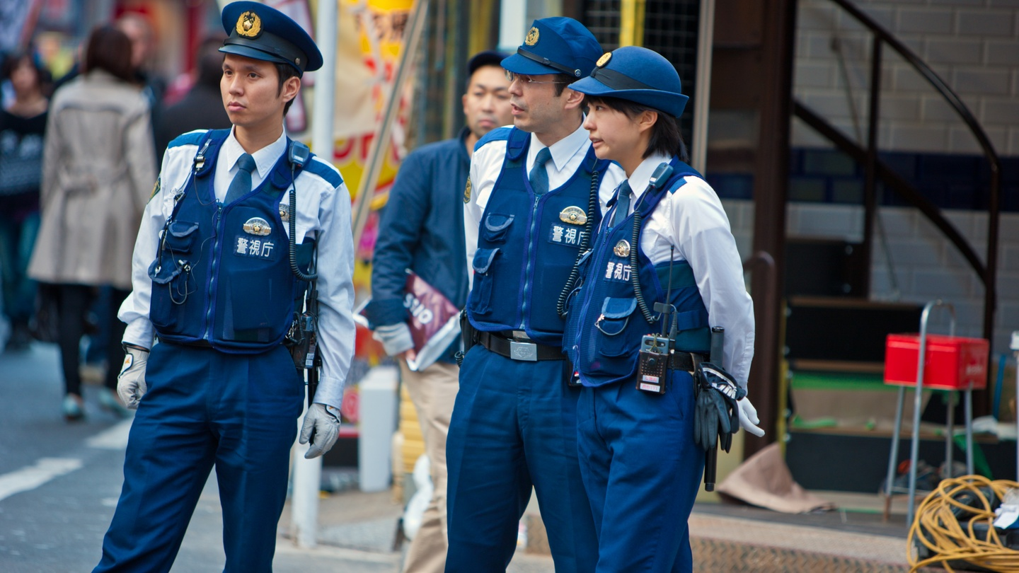 Cảnh sát Nhật Bản bị cảnh cáo vì liên lục lén chơi game trong giờ làm việc