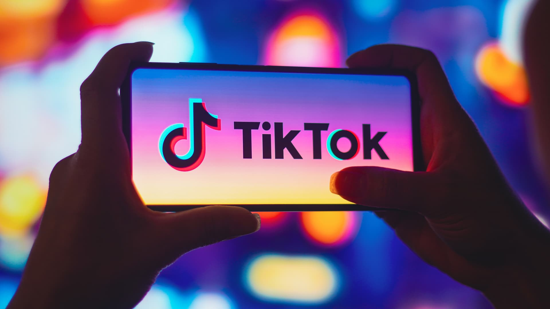 TikTok dự kiến sẽ cho các TikToker thất nghiệp thông qua AI tạo nội dung