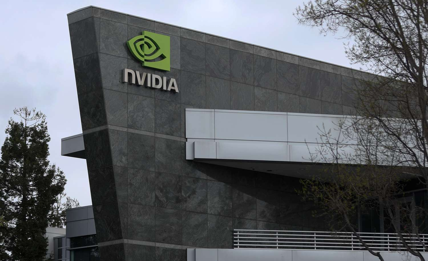 NVIDIA chính thức vượt qua Microsoft để là công ty giá trị nhất thế giới