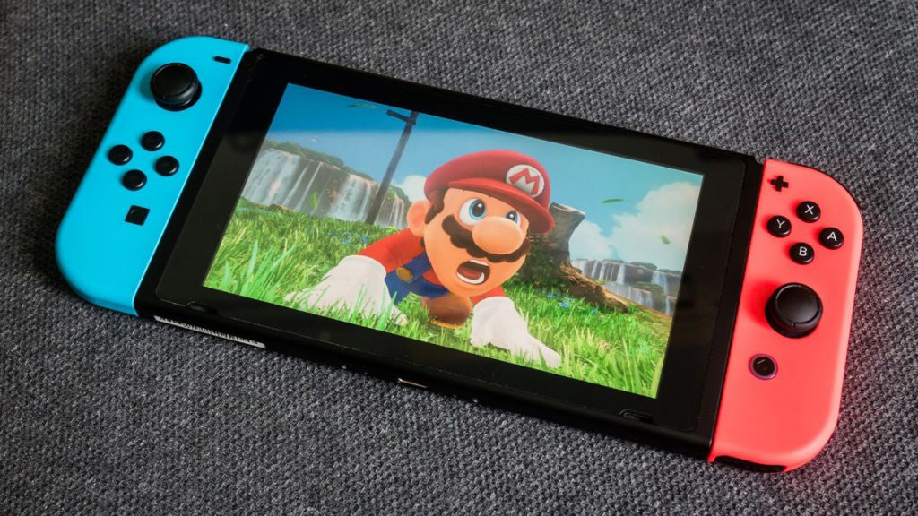 Nintendo Switch rớt doanh thu mạnh nhất trong “năm kinh tế buồn” của các hệ console