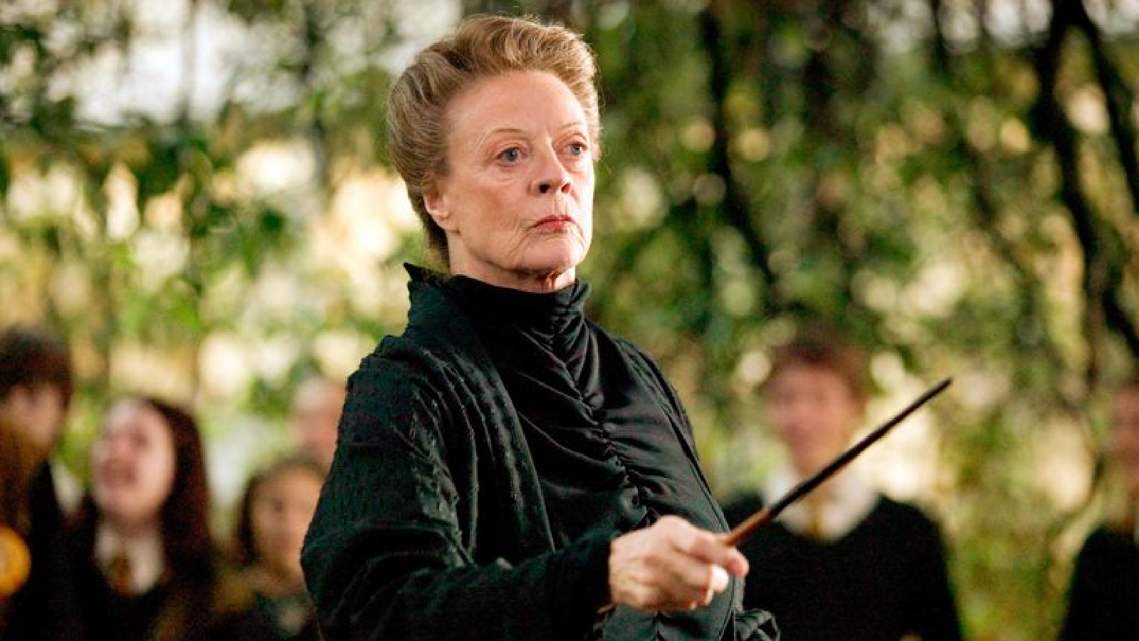 Huyền thoại điện ảnh Maggie Smith trong loạt phim Harry Potter vừa qua đời ở tuổi 89