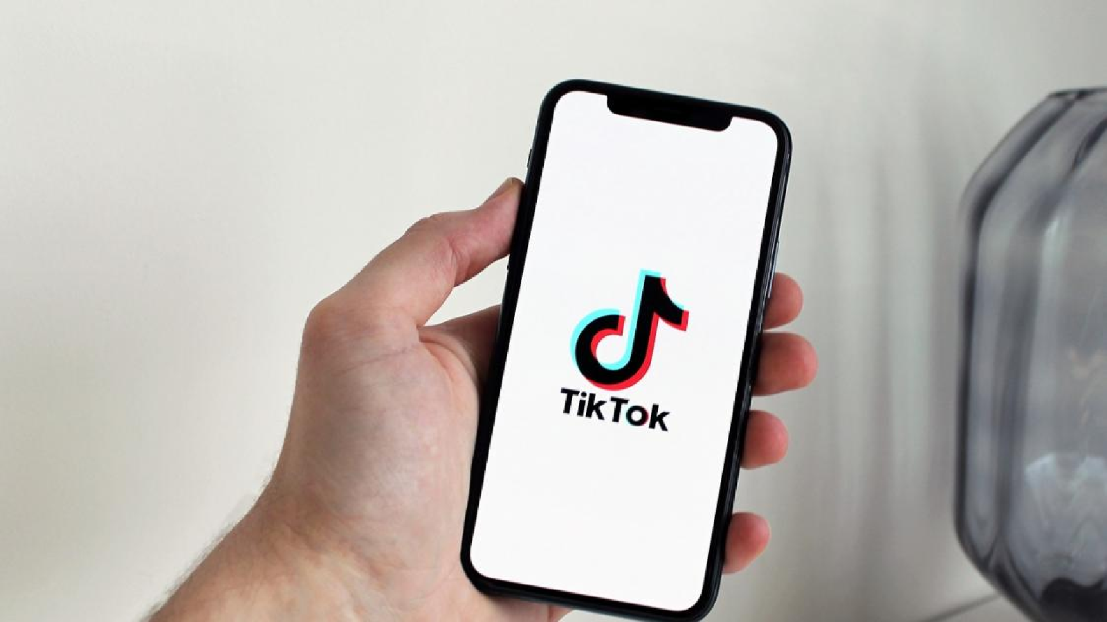 7 gia đình tại Pháp kiện TikTok do sự ra đi của con cái họ