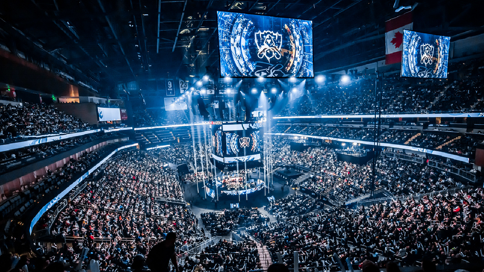 Fan bị tước vé sự kiện League of Legends Worlds để đưa cho nhóm nhạc Linkin Park