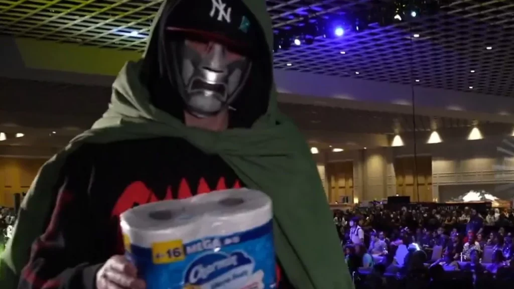 Đánh bại cao thủ Tekken, game thủ Dr. Doom bị loại vì hành vi kỳ quặc-gamelade